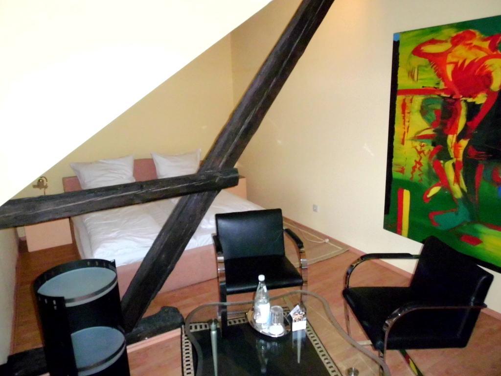 Hahne Hotel Und Appartements Laatzen Ngoại thất bức ảnh